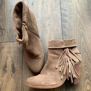 Size 8 Jessica Simpson booties.